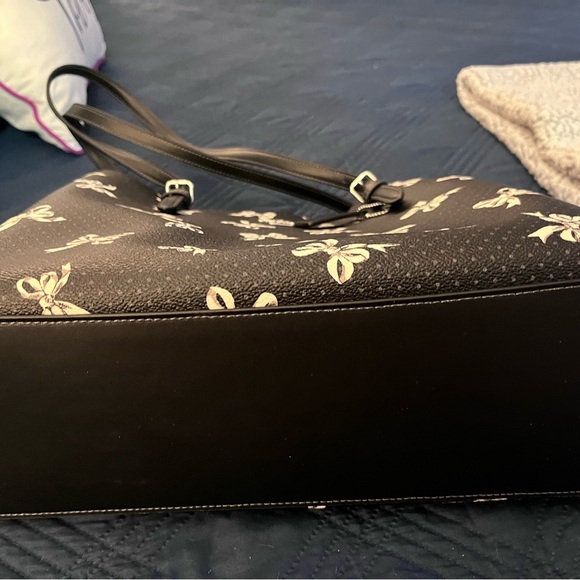 Coach Black and White Tote Bag - Picture 14 of 16